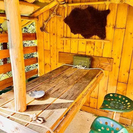 La Perchee Du Trappeur * Écrainville