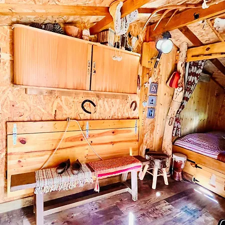 Campismo de Luxo La Perchee Du Trappeur *