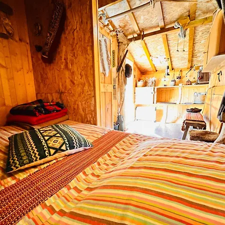 Campismo de Luxo La Perchee Du Trappeur Écrainville